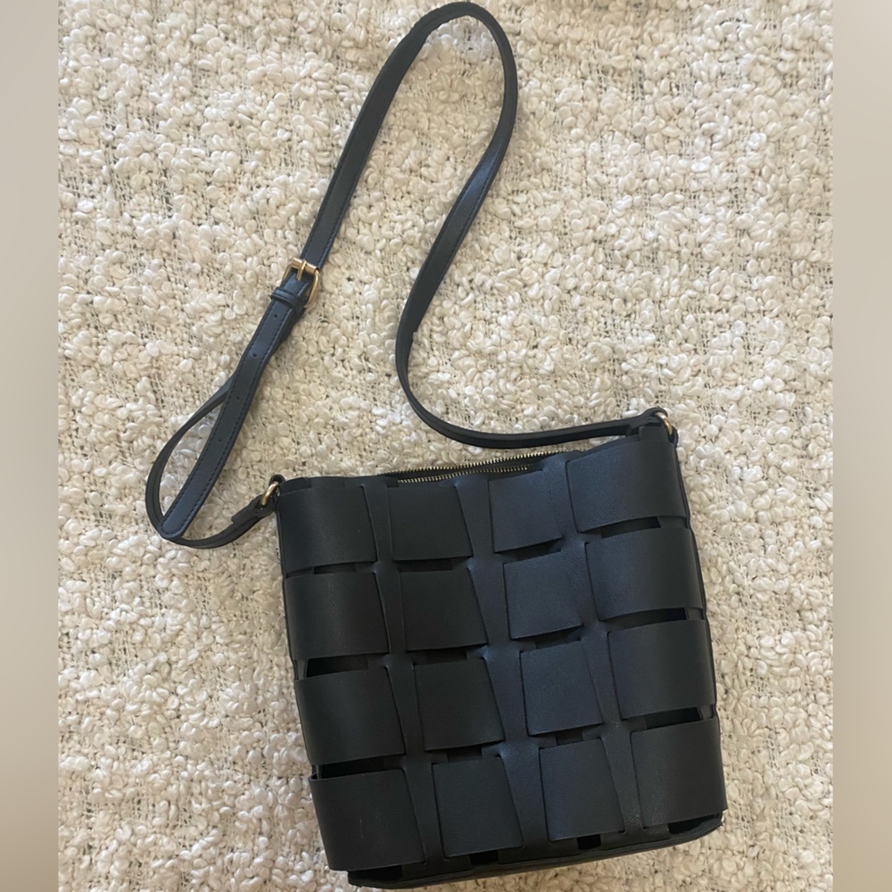 High Quality Vegan Leather Black Woven Crossbody Bag